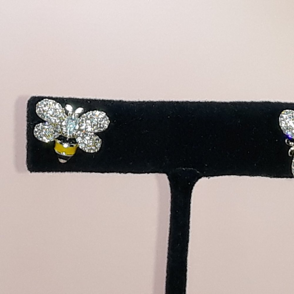 Adorable Bee Stud Earrings